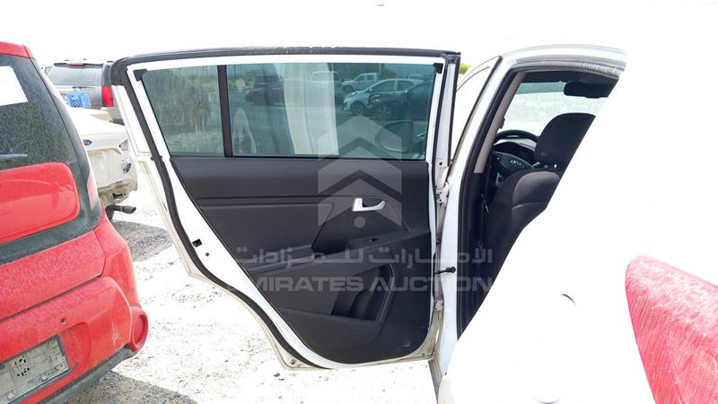 U5YPB81A5FL528920 Auction: EmiratesAuction Lot: 404941 U5YPB81A5FL528920 Kia Sportage 2015 WHITE Photo 19