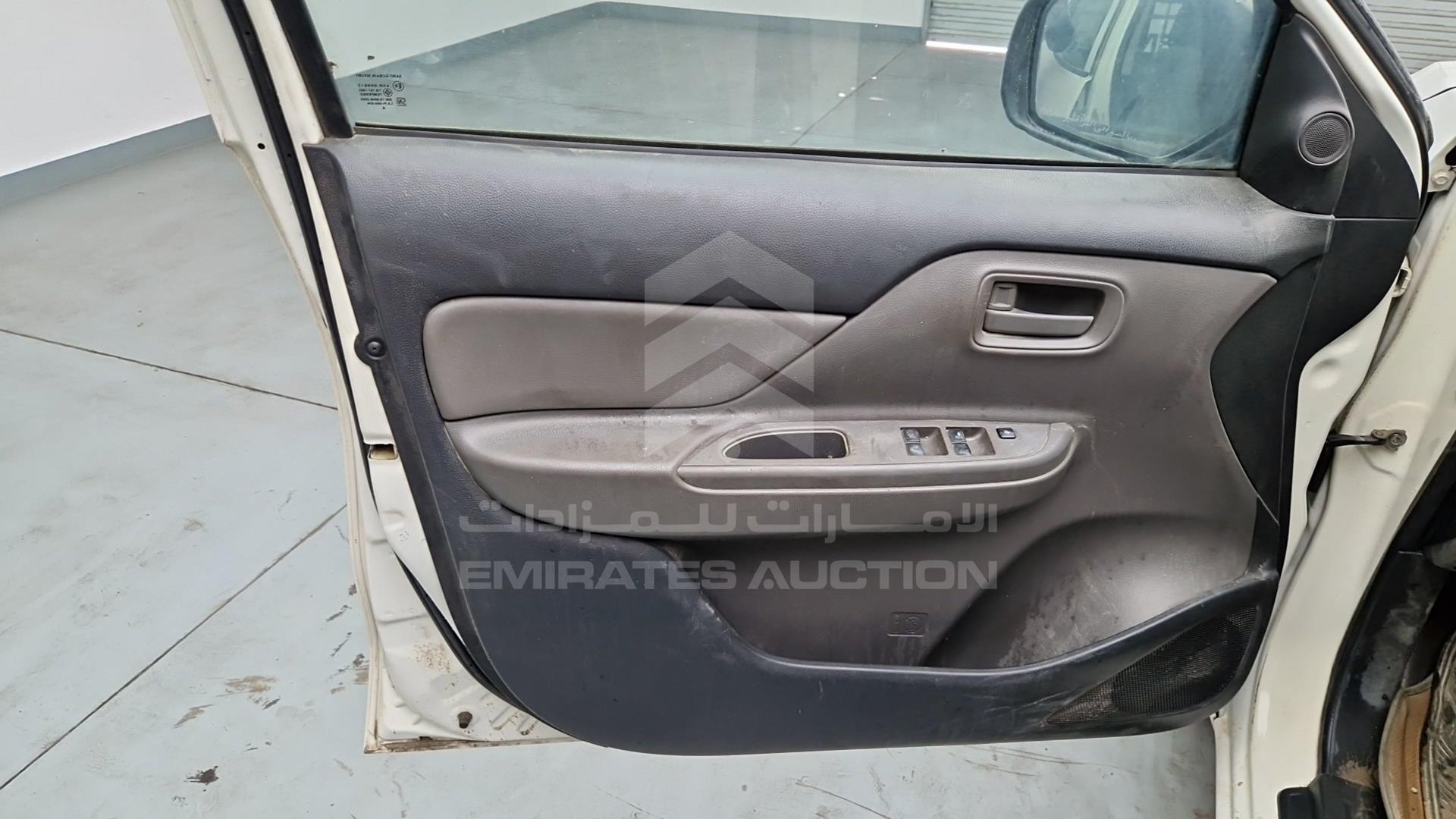 2016 MITSUBISHI L 200 VIN: MMBJNKJ40GH008469
