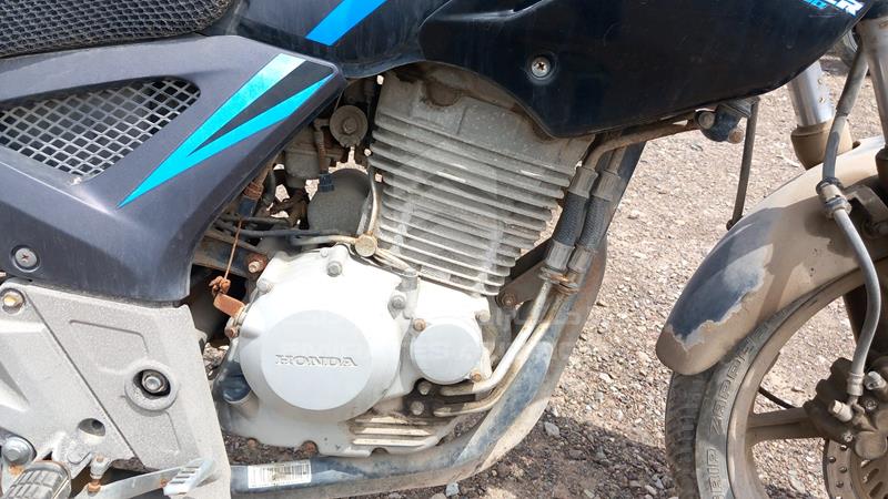 9C2MC3502FR350165 Auction: EmiratesAuction Lot: 406828 9C2MC3502FR350165 Honda CBX 250 Twister 2015 BLACK Photo 17