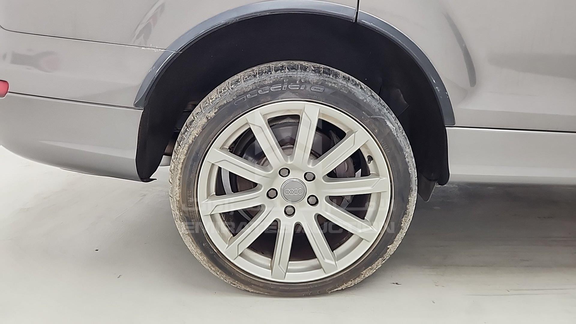 2012 AUDI Q7 VIN: WAUAGD4L1CD009179