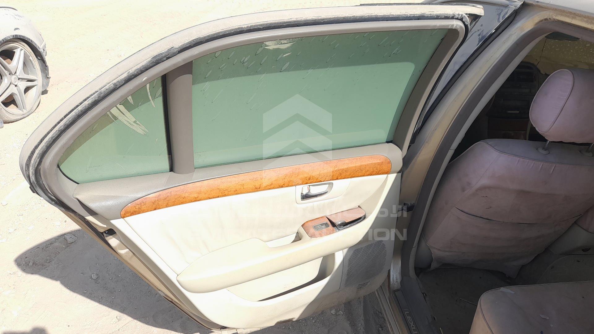 2001 LEXUS LS 430 VIN: JTHBN30F410002950