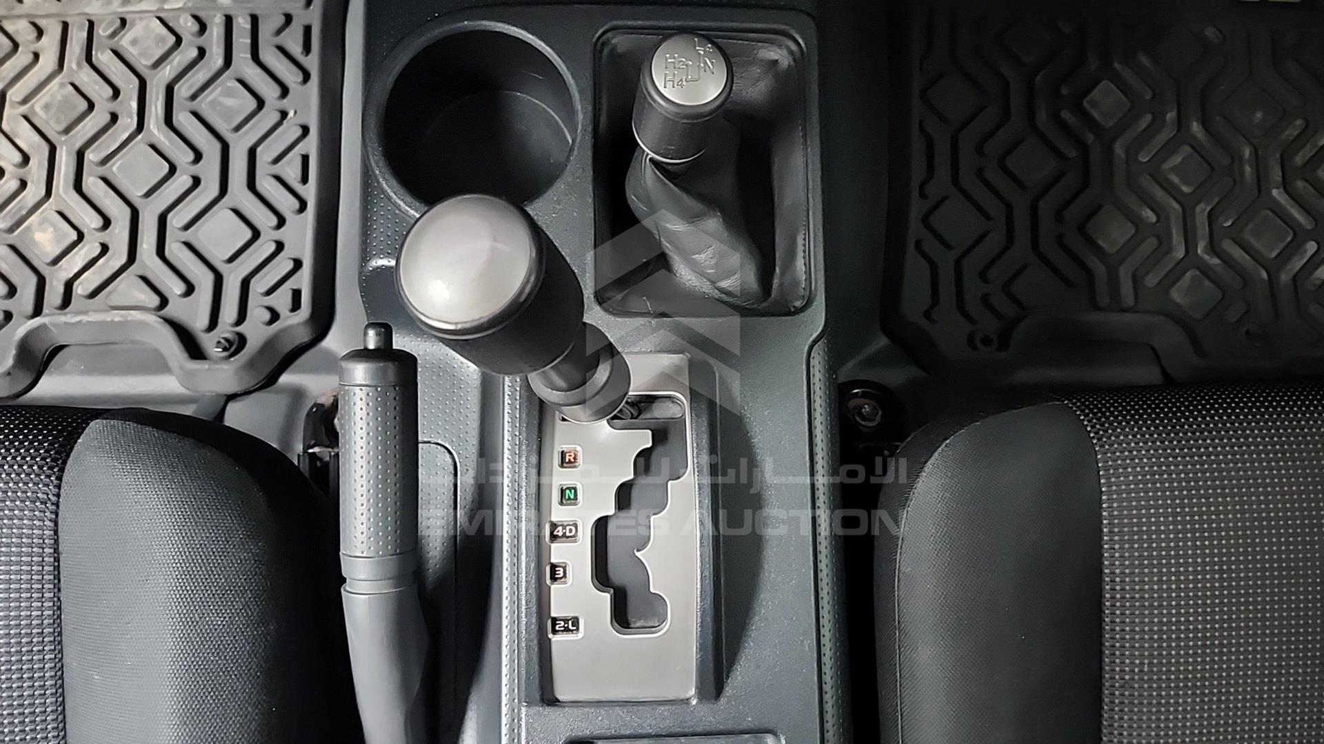 2008 TOYOTA FJ CRUISER VIN: JTEBU11F18K035244