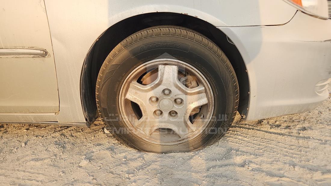 2003 Toyota Camry — Front Right Tyre — Photo 28