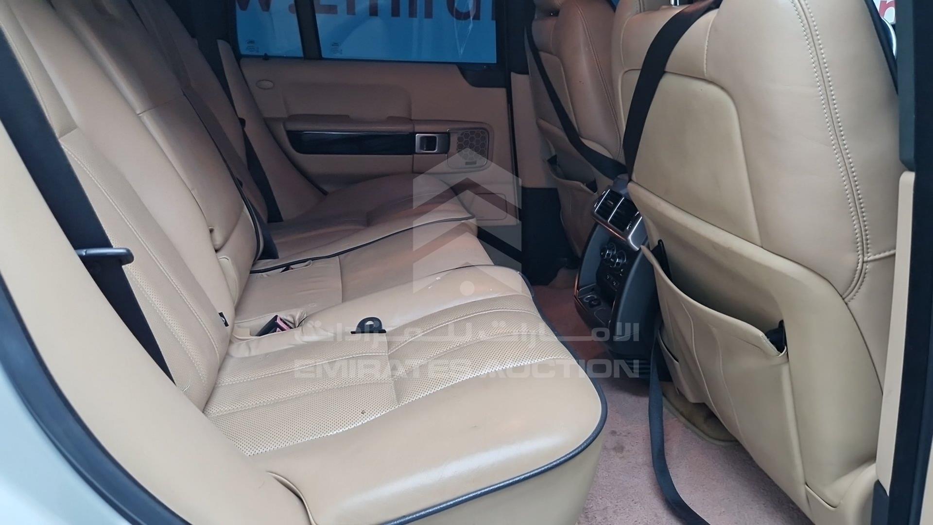 2011 RANGE ROVER VOGUE VIN: SALLMEME4BA337190