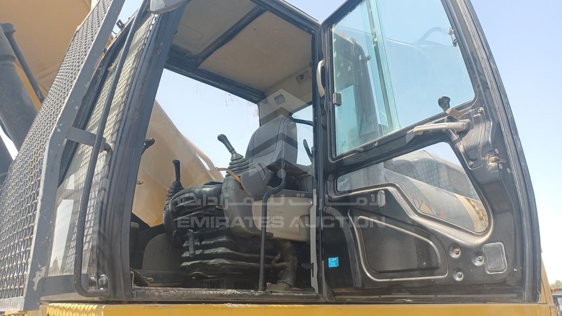 2020 CAT 340D2L — Front Left Door — Photo 11