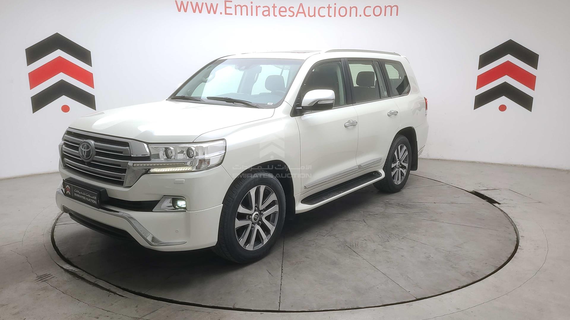 2017 TOYOTA LAND CRUISER VIN: JTMHY05J3H4054037