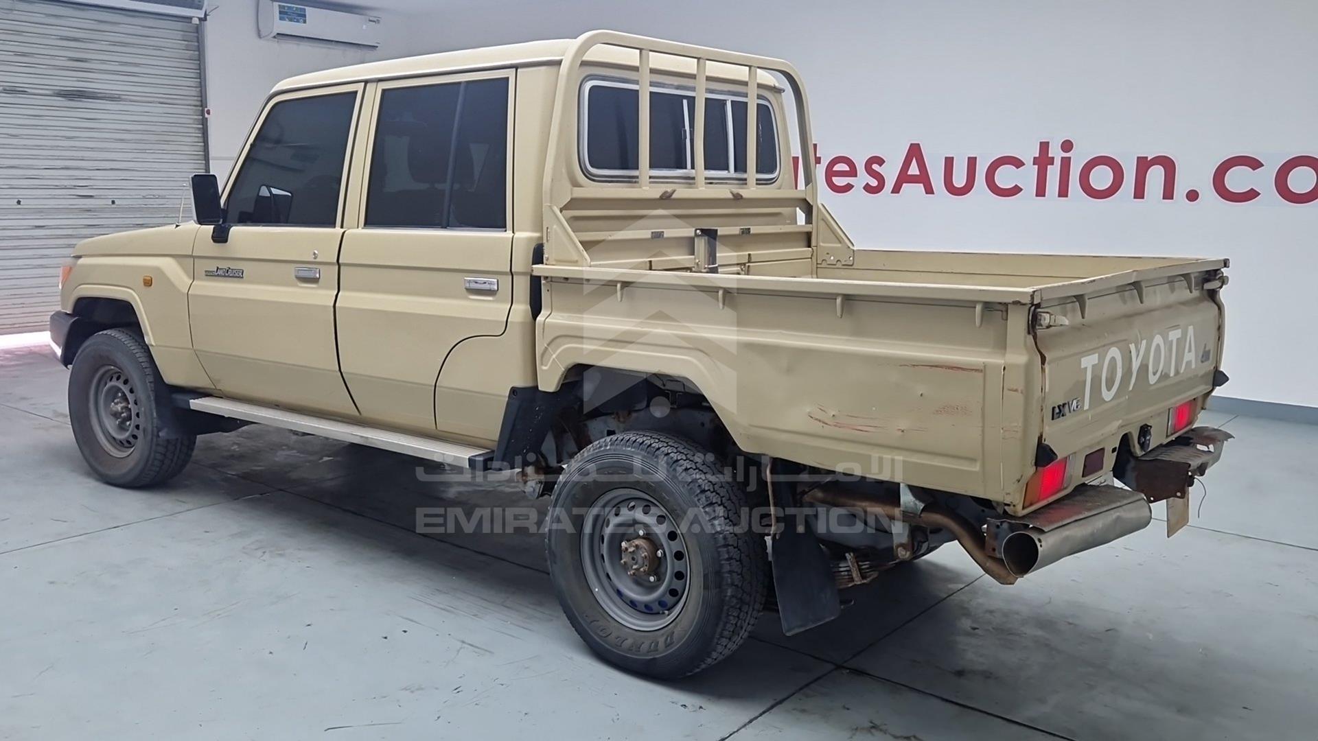 2018 TOYOTA LAND CRUISER VIN: JTFBU71J6J7069756