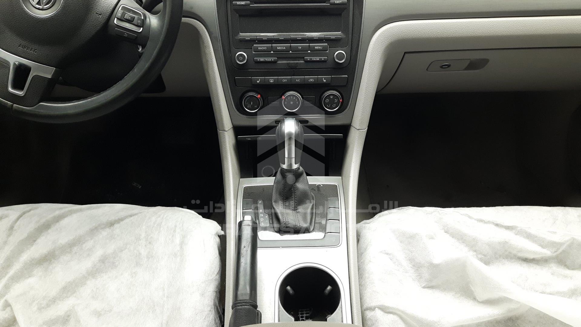 2014 VOLKSWAGEN PASSAT VIN: WVWBR7A33EC028431