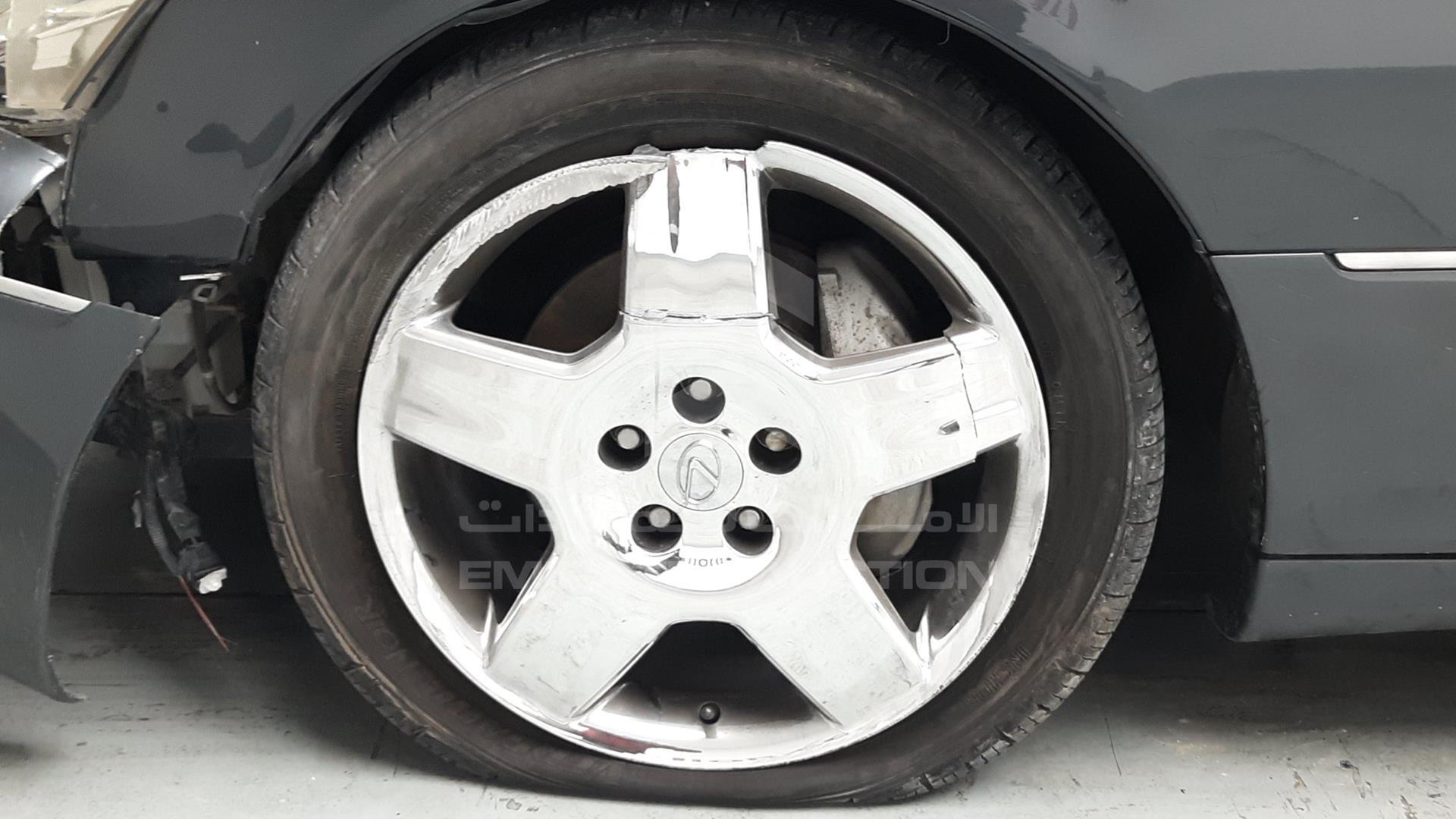2004 LEXUS LS 430 VIN: JTHBN36F040132008
