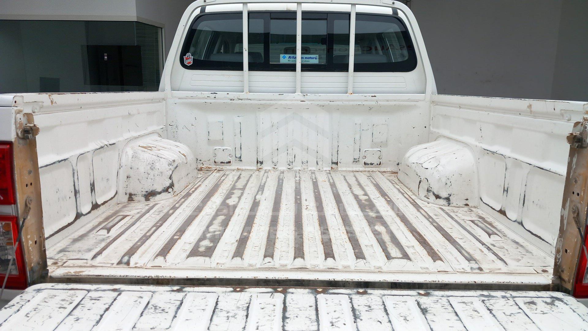 2013 TOYOTA HILUX VIN: MR0FX22G6D1362900