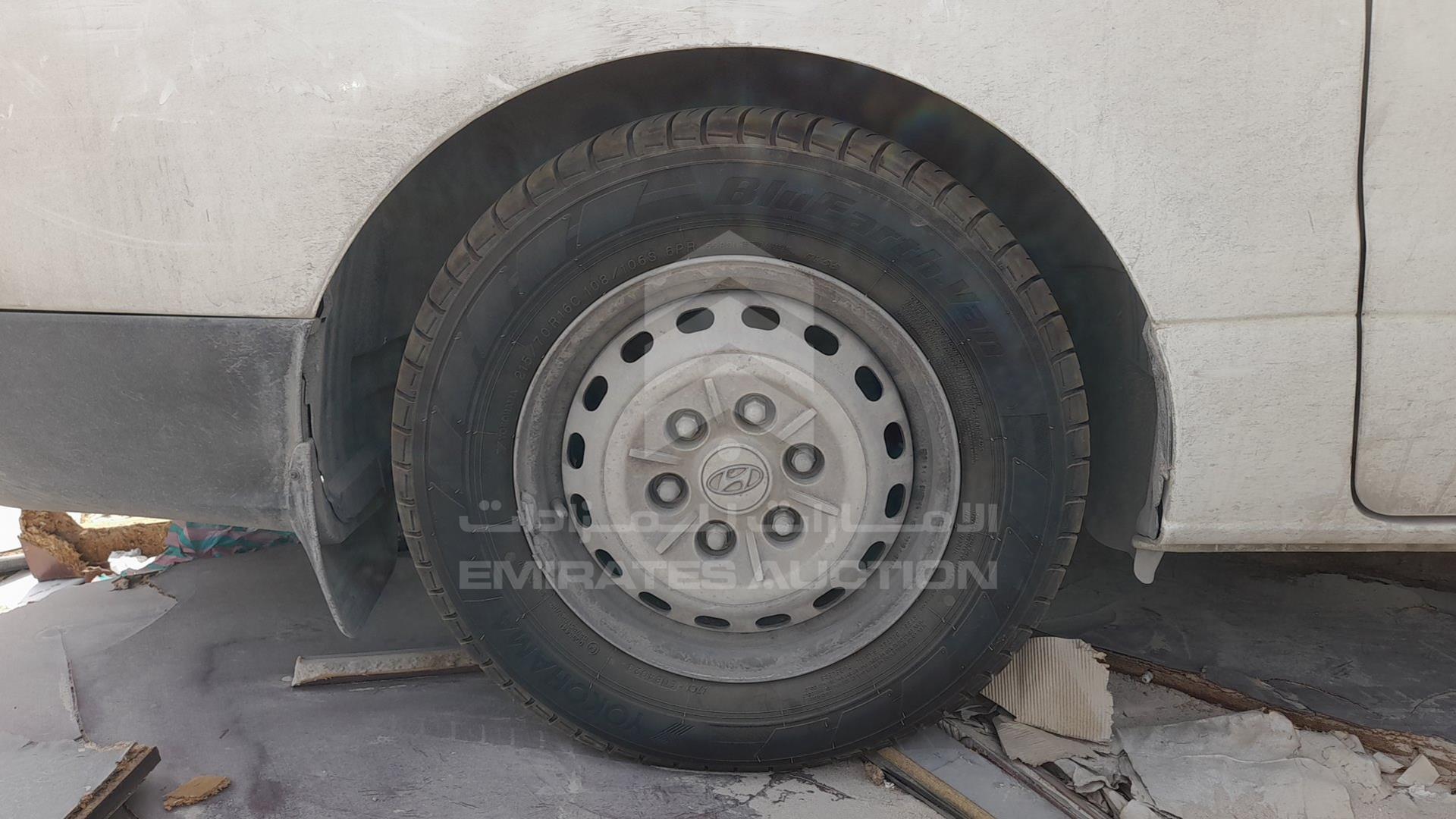 2016 HYUNDAI H1 VIN: KMJWA37R0GU779183