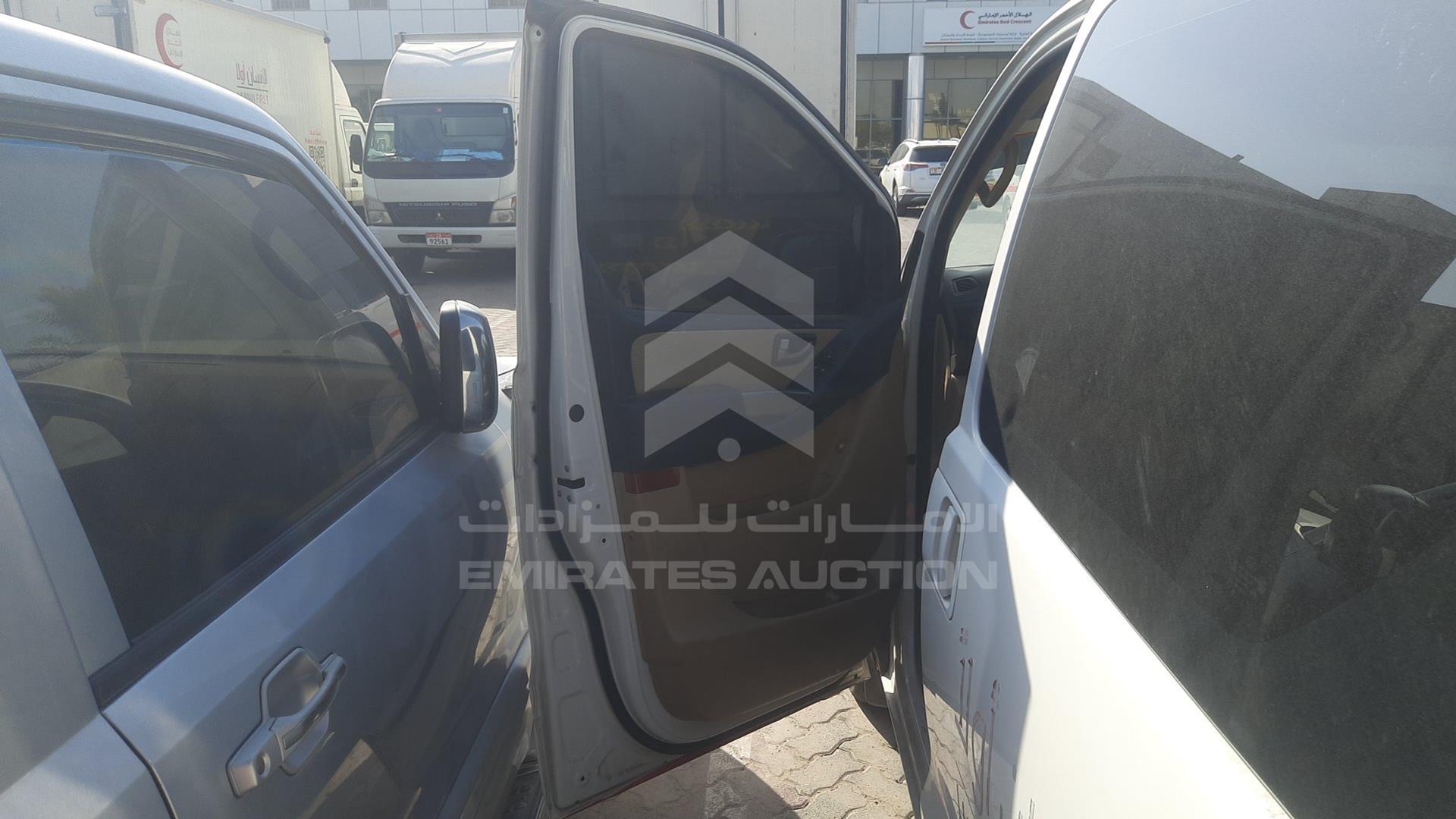 2016 HYUNDAI H1 VIN: KMJWA37R7GU761988