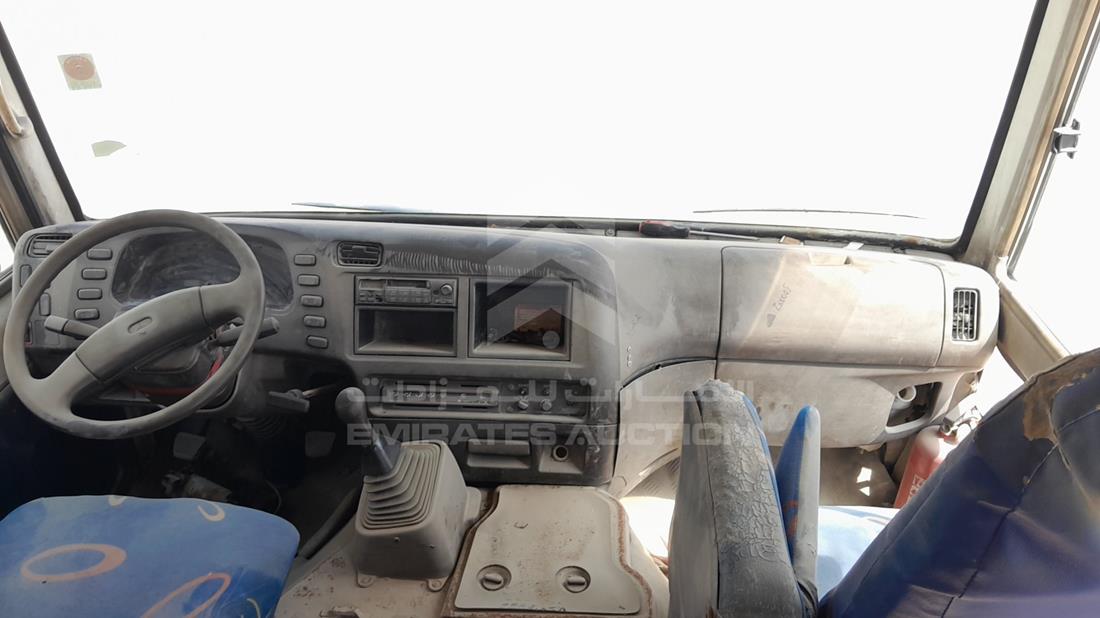 2006 Mitsubishi Rosa — Full Dashboard View — Photo 15