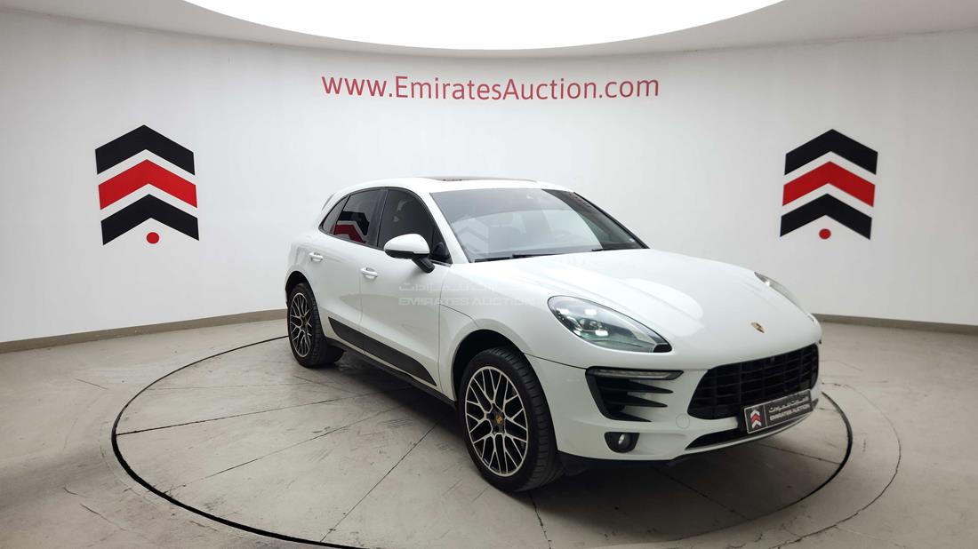 2017 Porsche Macan — Front Right Angle — Photo 12