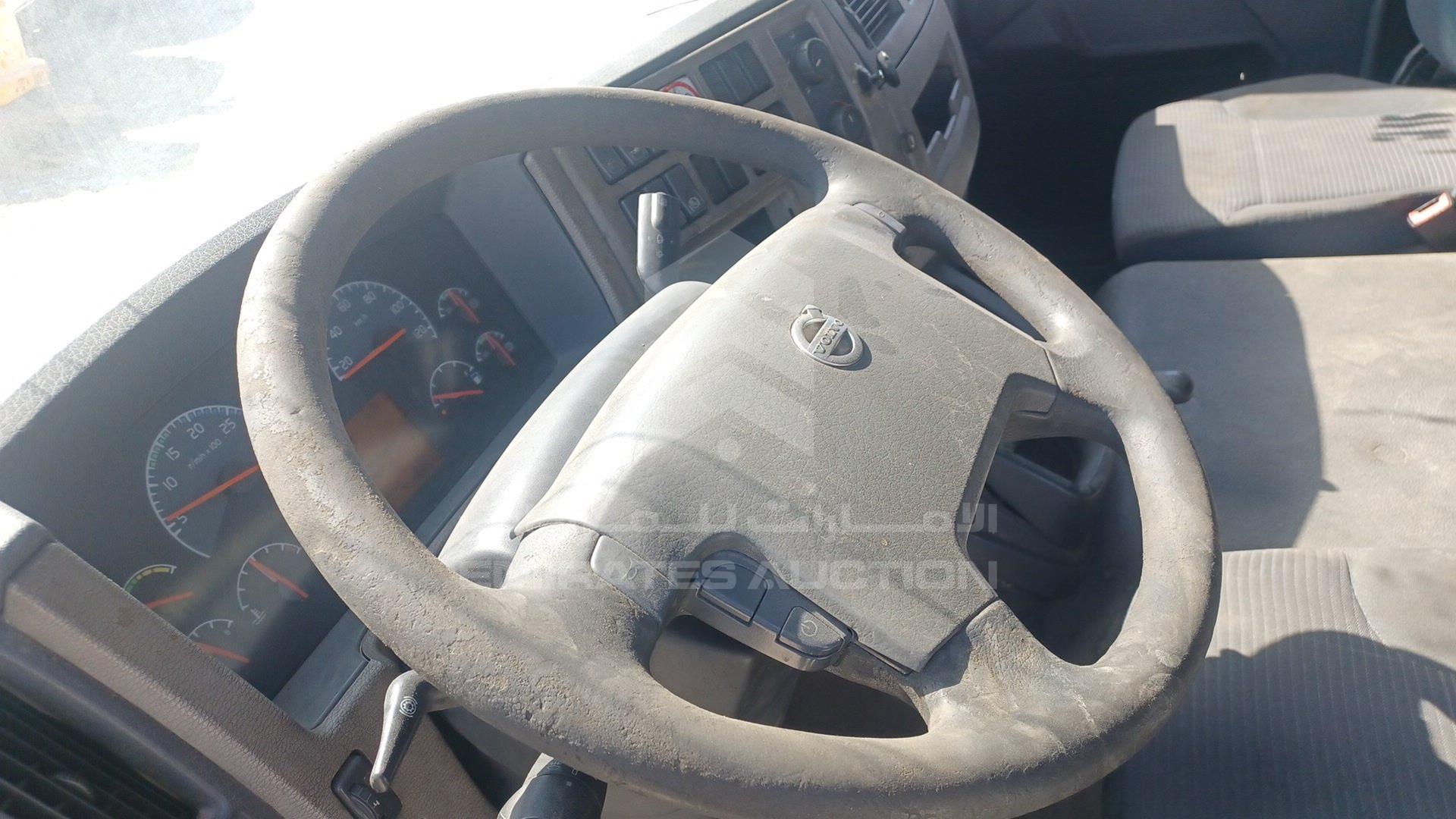 2011 VOLVO --- VIN: YV2TH60A9BB574532