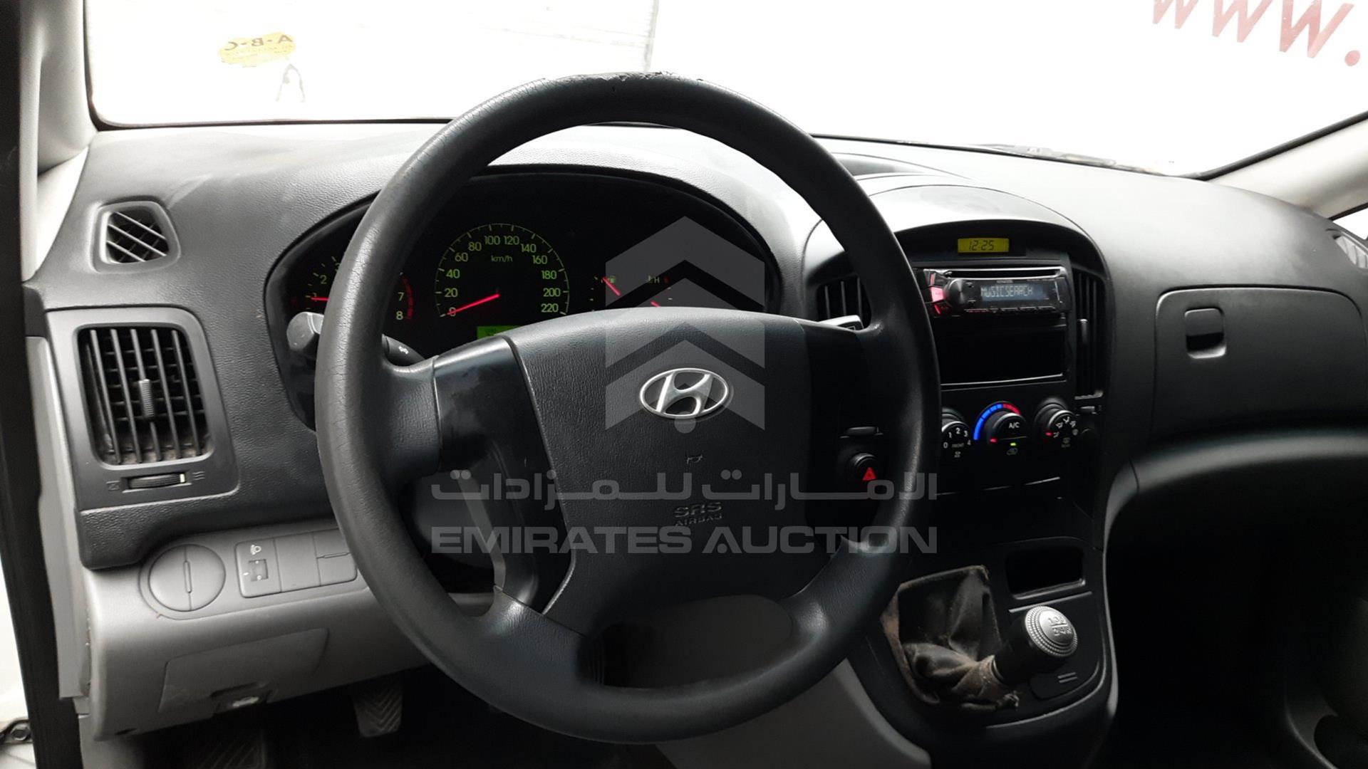 2016 HYUNDAI H1 VIN: KMHWG81R9GU756295