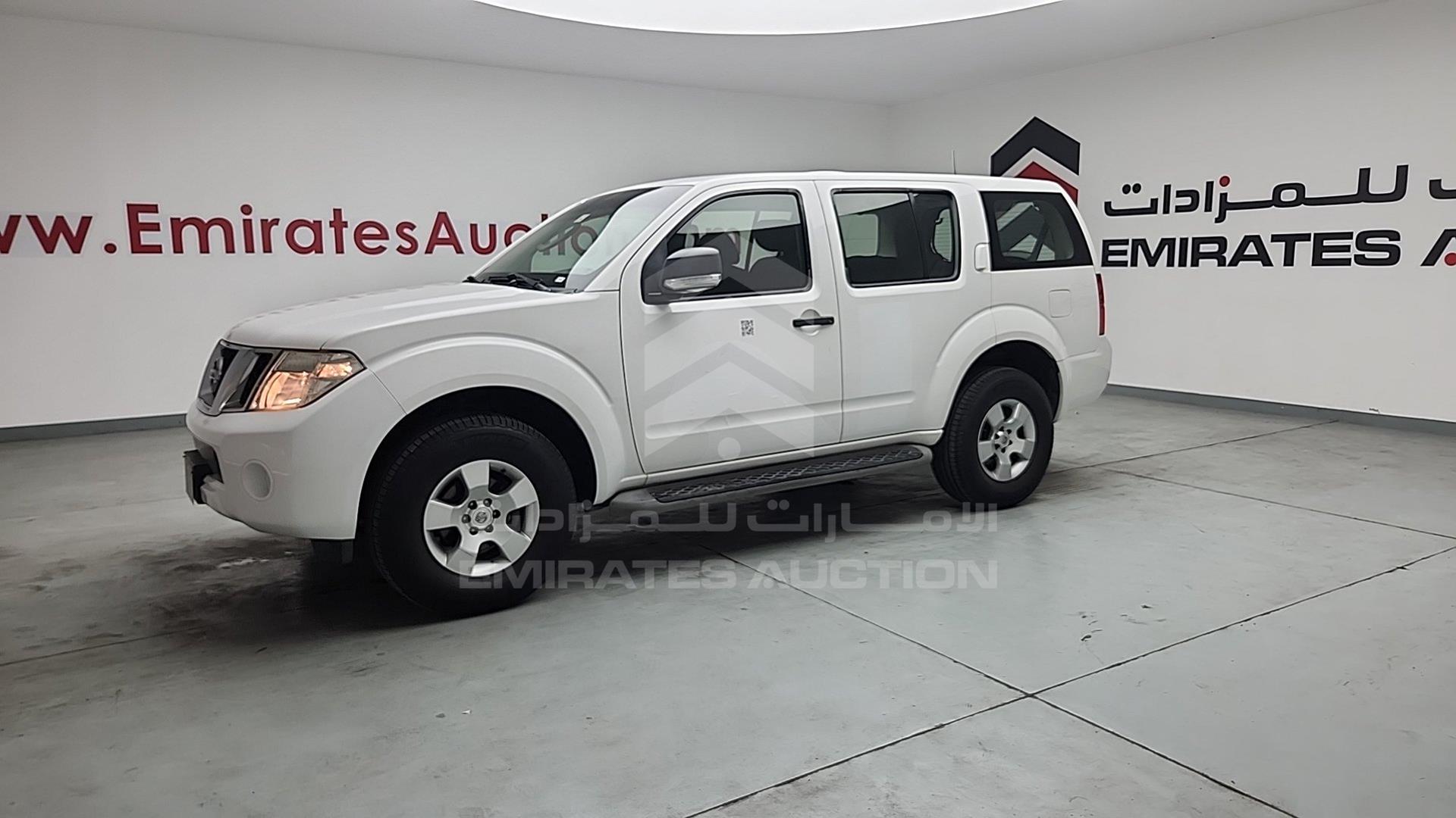 2015 NISSAN PATHFINDER VIN: VSKLR11A2FA568140