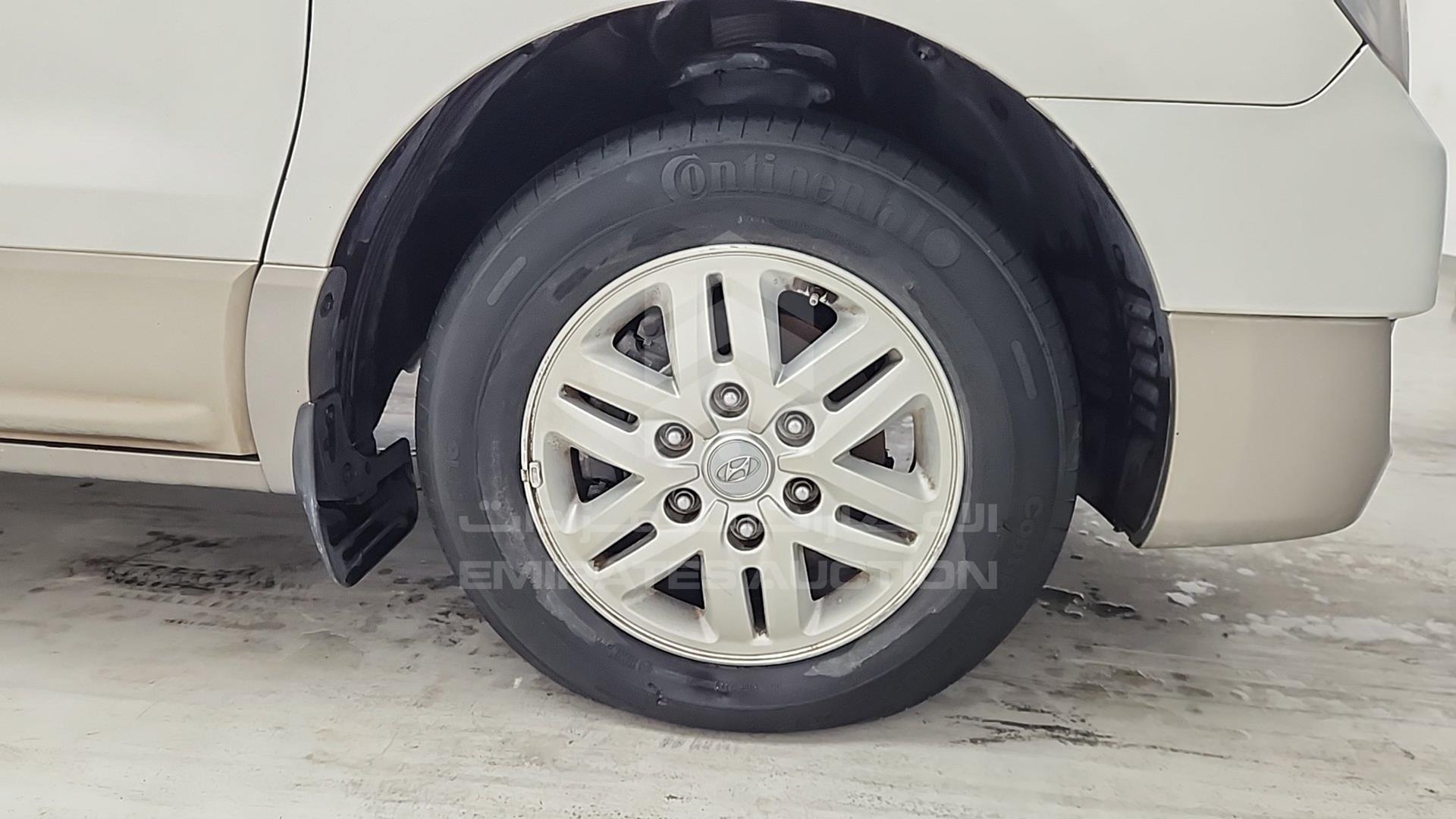 2018 HYUNDAI H1 VIN: KMJWA37R2JU946859