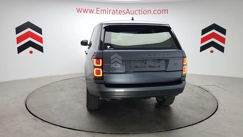 SALGA2BV6JA380966 Auction: EmiratesAuction Lot: 405807 SALGA2BV6JA380966 Range Rover Vogue SE 2018 BLUE Photo 11