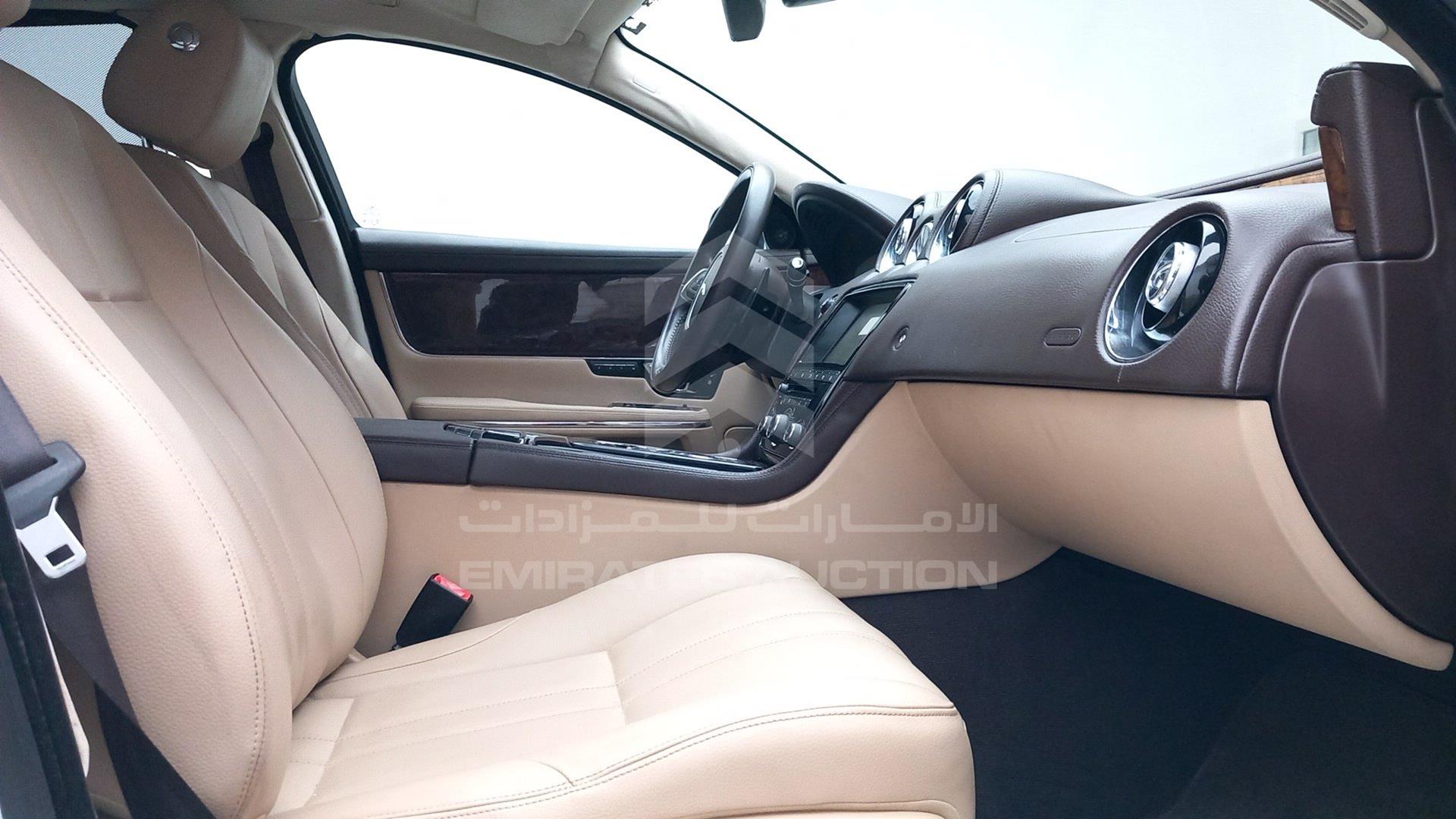 2016 JAGUAR X J VIN: SAJAA20A4G8V97706
