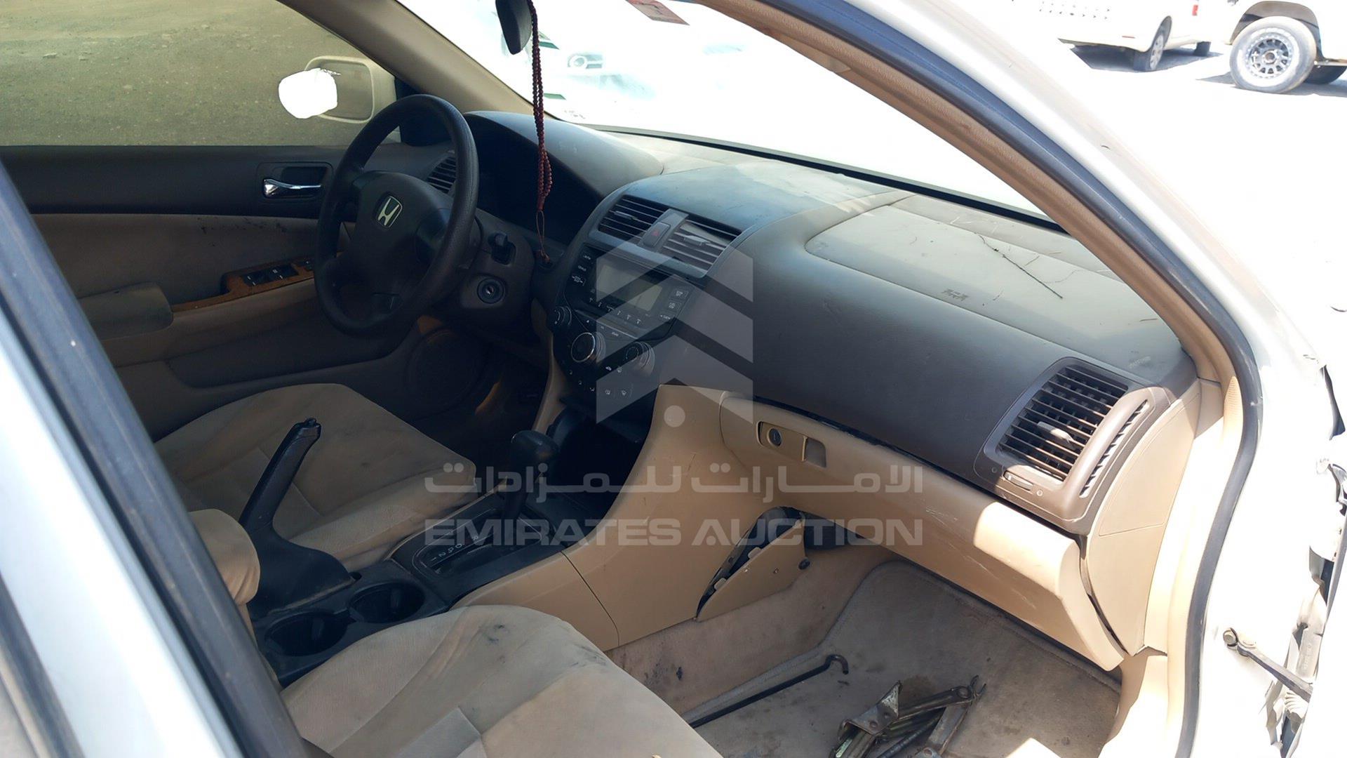 2005 HONDA ACCORD VIN: JHMCM56565C400442