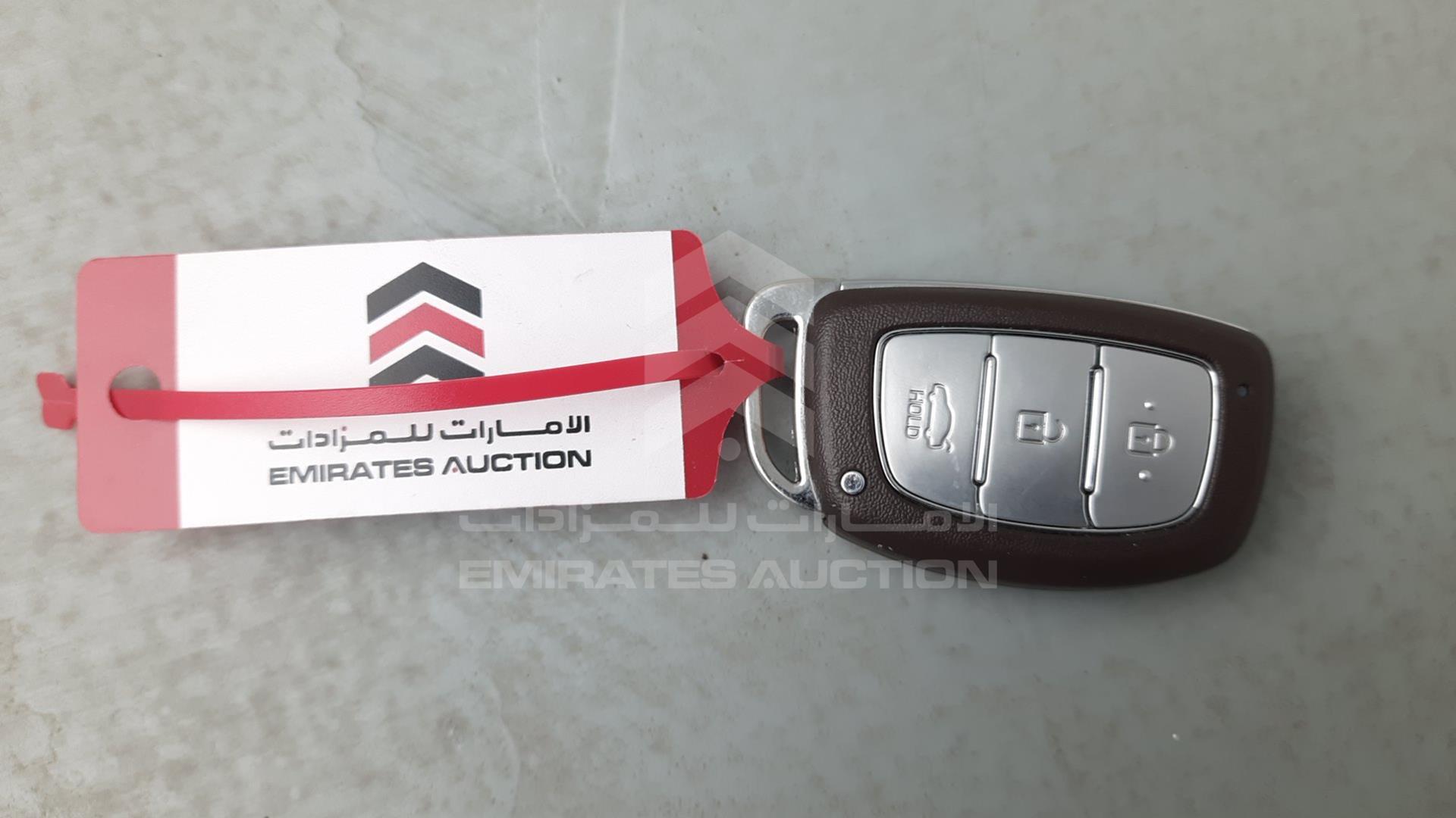 2019 HYUNDAI SONATA VIN: KMHE24130KA093014