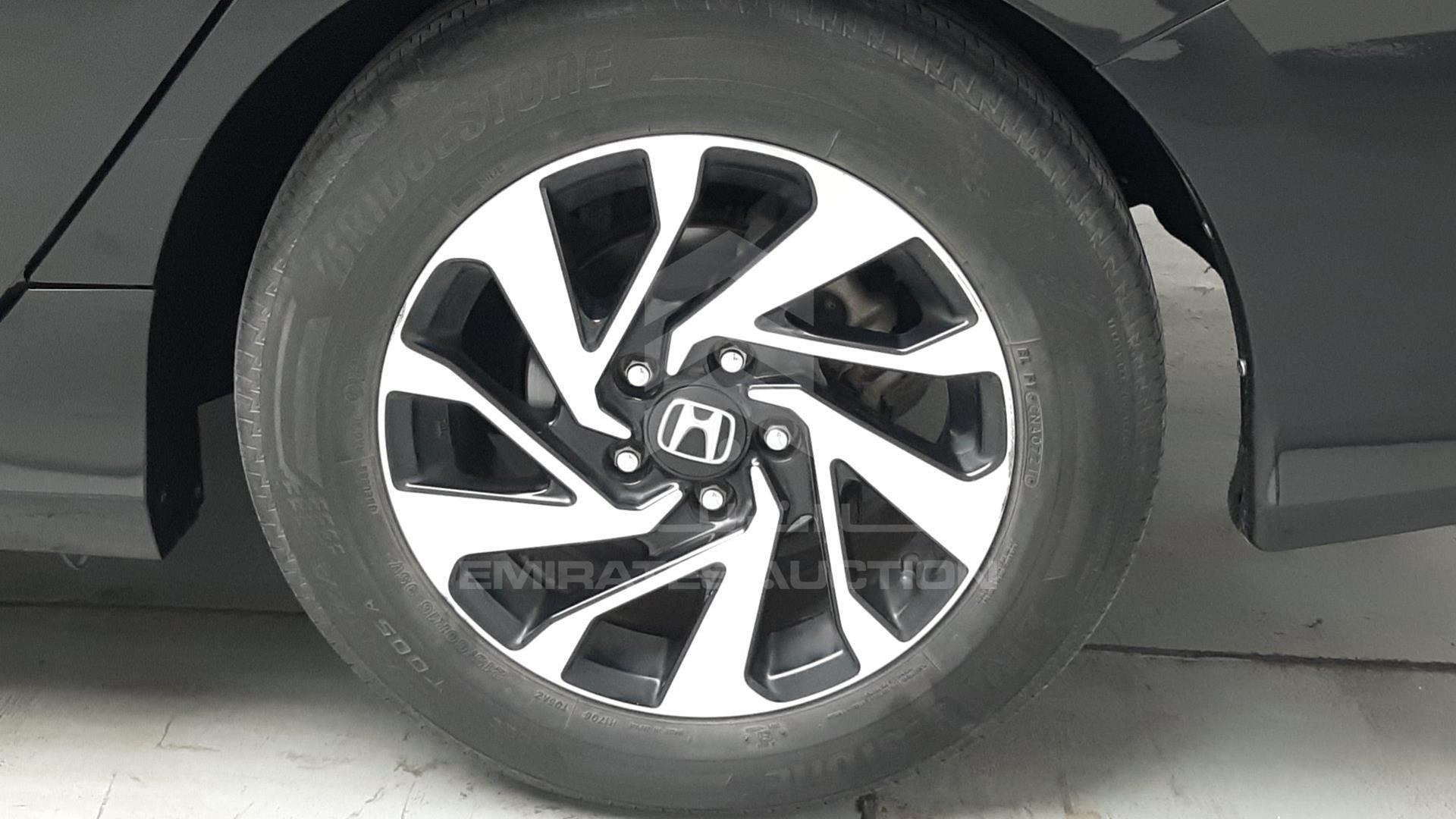 2016 HONDA CIVIC VIN: 19XFC2970GE451030