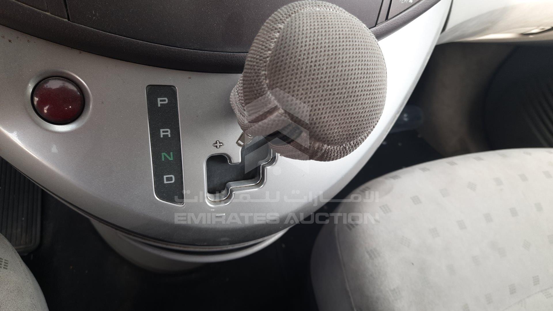 2005 MITSUBISHI GRANDIS VIN: JMYLRNA4W5Z703587