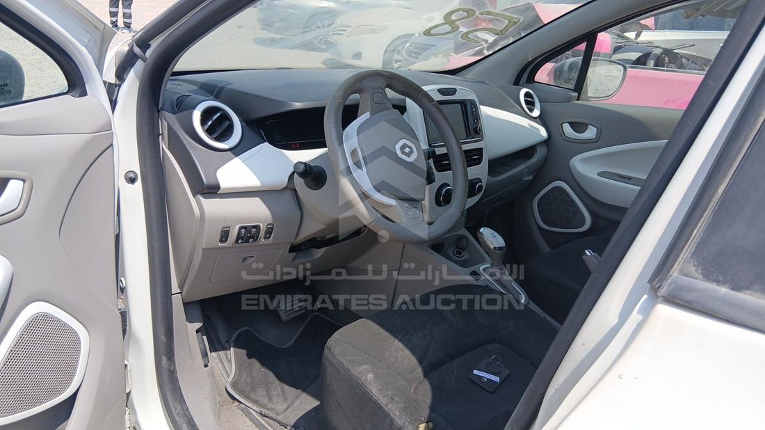 2019 Renault Zoe — Front Left Driver Dashboard View — Photo 11
