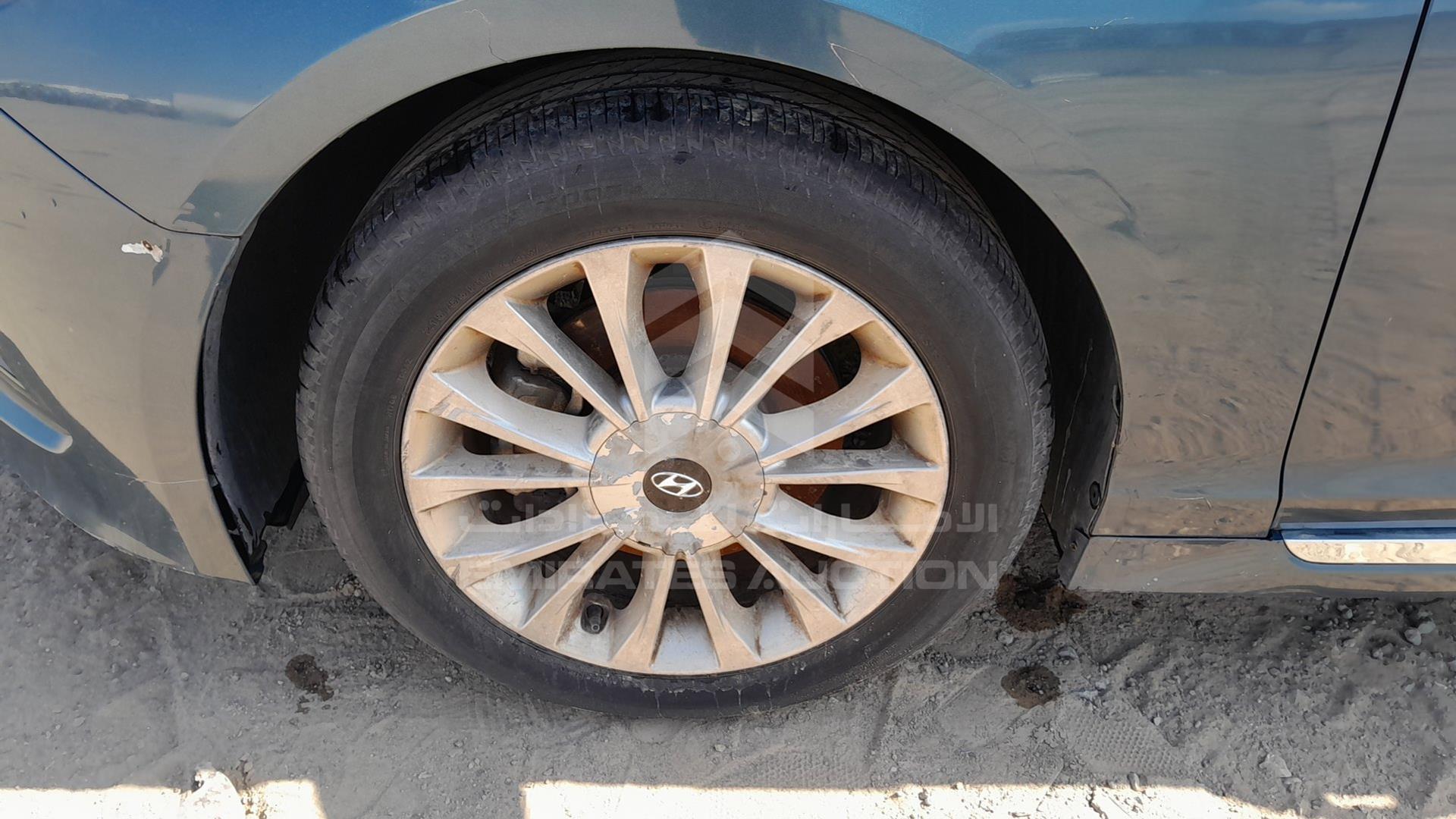 2015 HYUNDAI SONATA VIN: 5NPE34AF4FH255219
