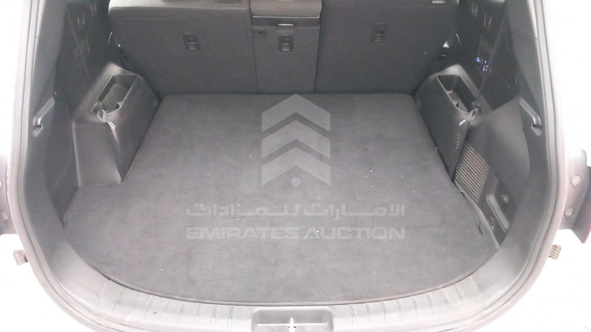 2014 HYUNDAI SANTA FE VIN: KMHSM81E6EU050192