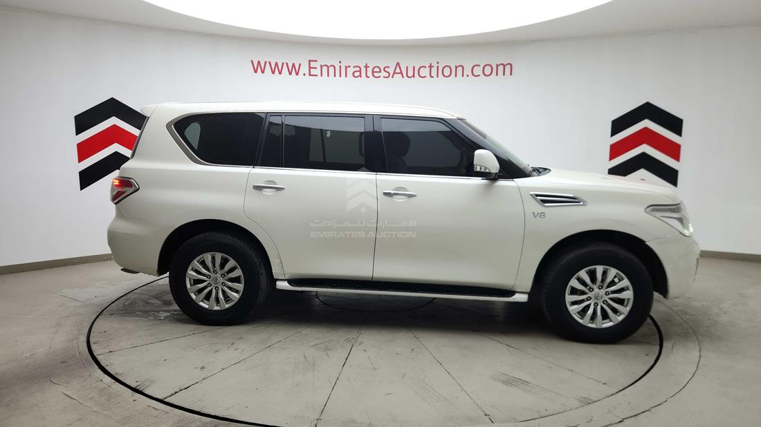 2016 Nissan Patrol — Right Full View — Photo 40