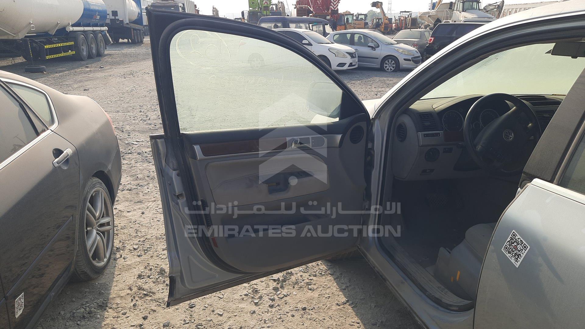 2005 VOLKSWAGEN TOUAREG VIN: WVGHRP7L25D033952