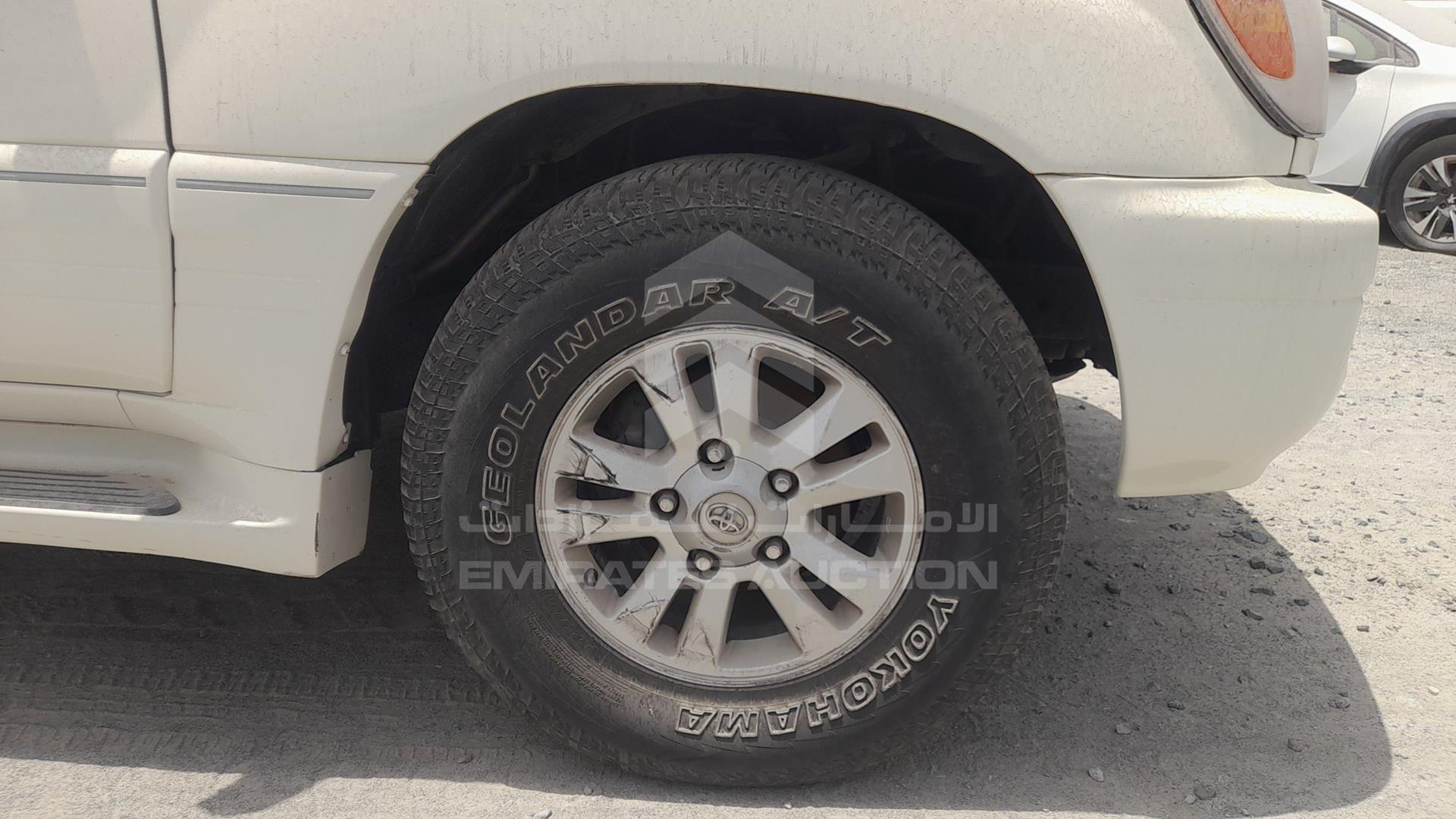 2000 LEXUS LX 470 VIN: JT6HT00W5Y0101679