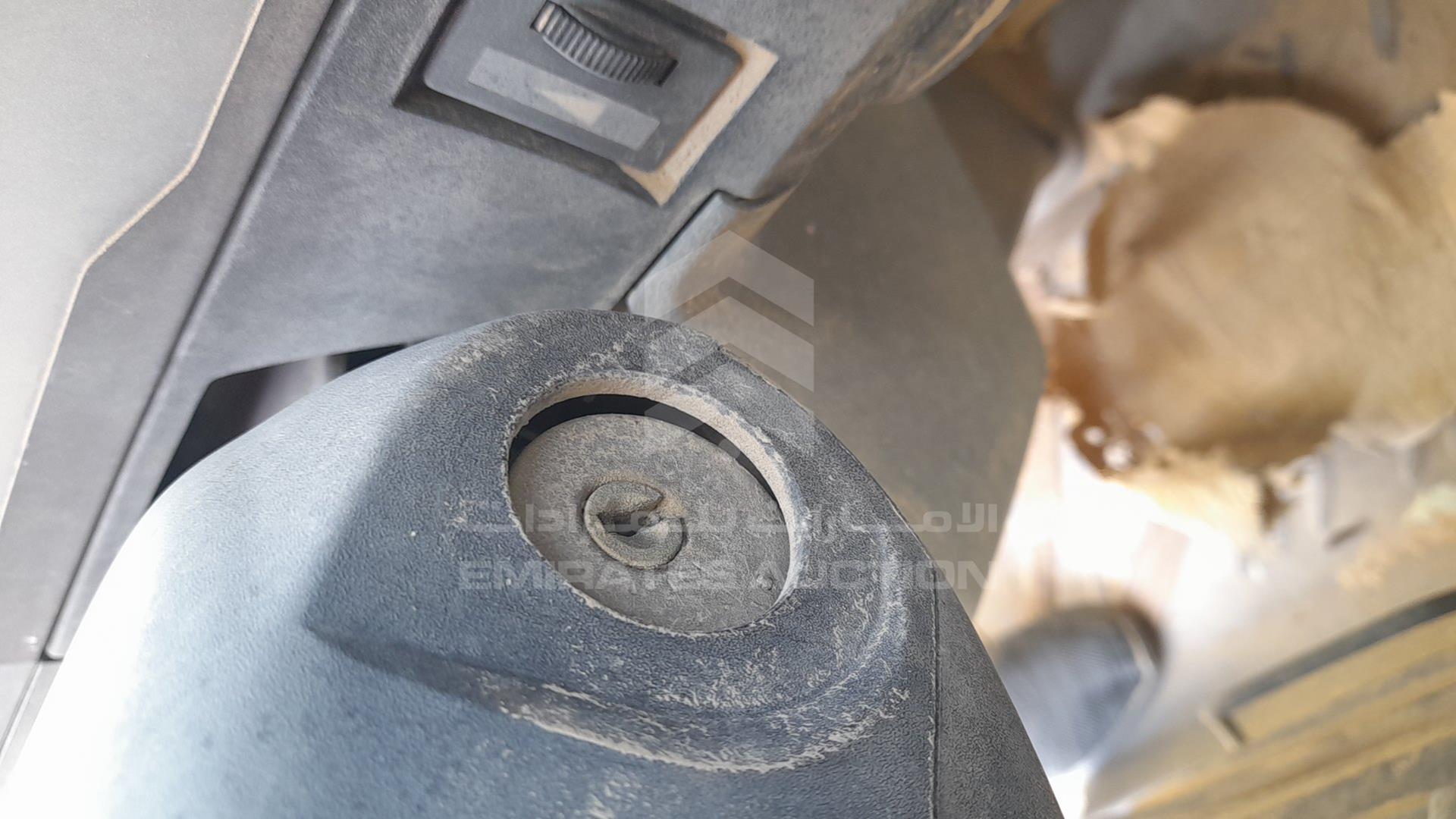 0 RENAULT --- VIN: VF633AXB02E102837