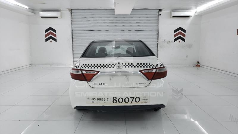 6T1BF9FK0HX697032 Auction: EmiratesAuction Lot: 404487 6T1BF9FK0HX697032 Toyota Camry 2017 WHITE Photo 7