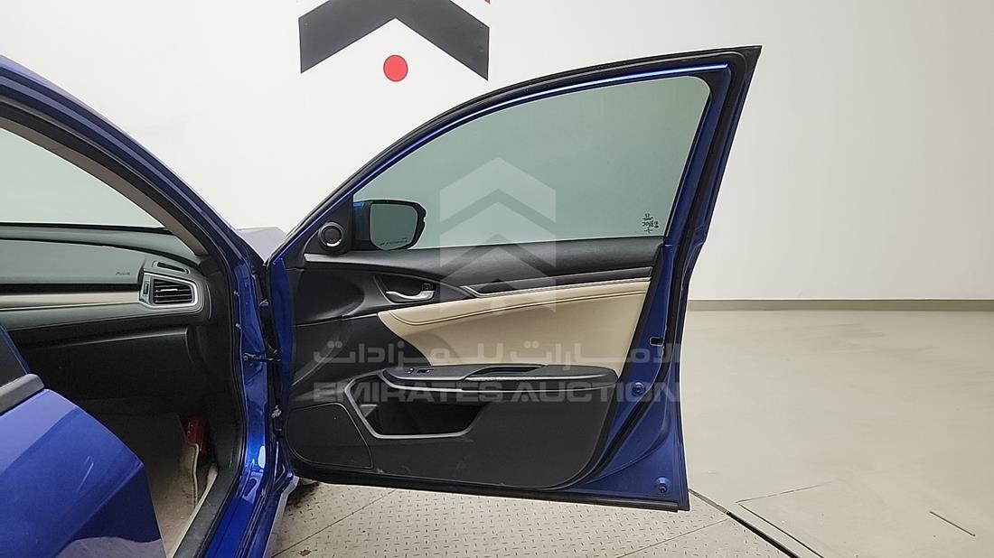 هوندا سيفيك 2019 — الباب الأمامي الأيمن — صورة 26