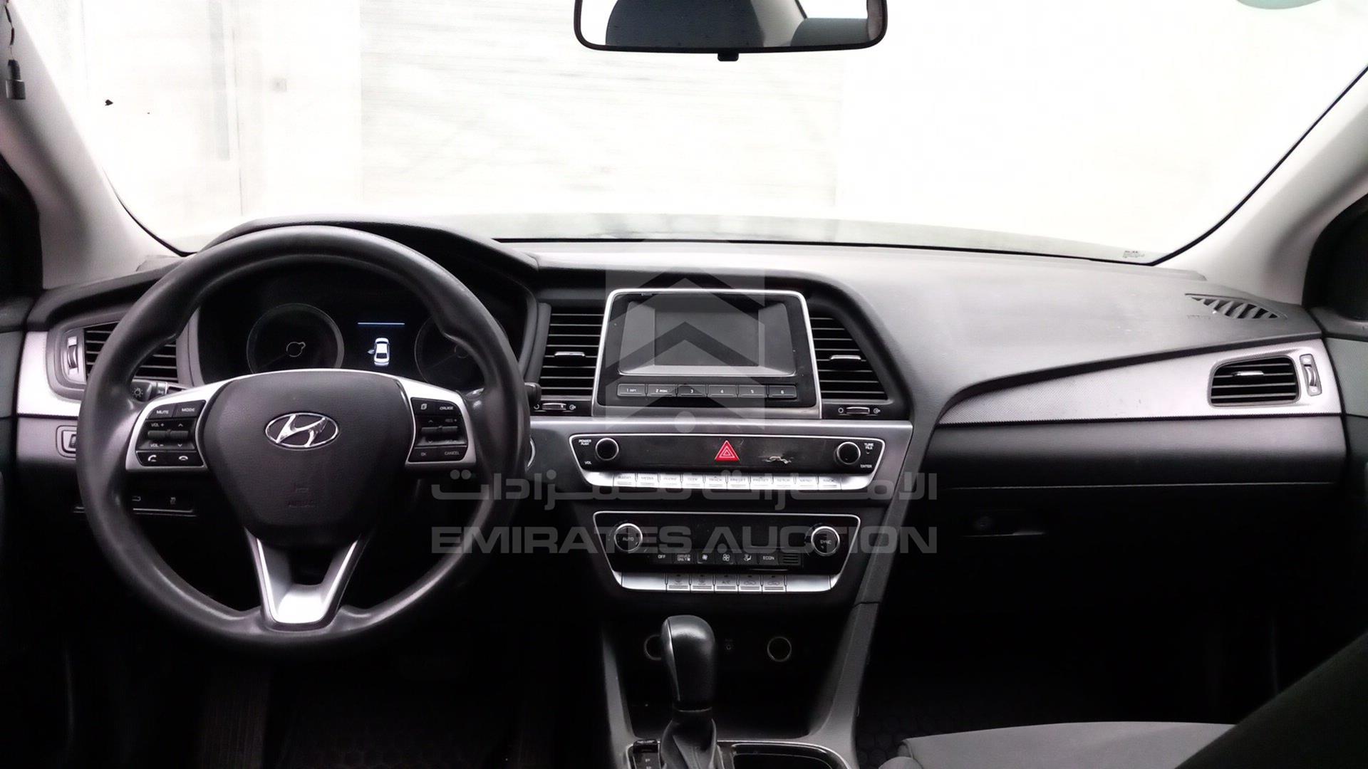2019 HYUNDAI SONATA HYBRID VIN: KMHE24139KA093092