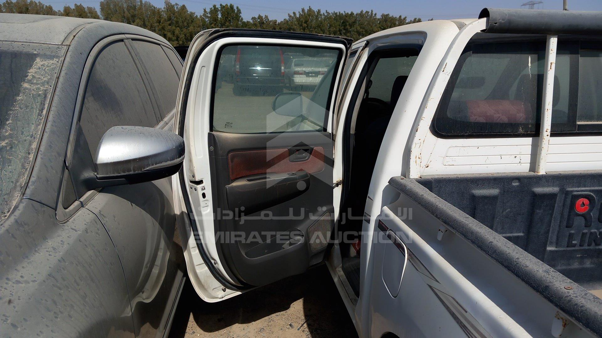 2015 TOYOTA HILUX VIN: MR0EW12G9F3032359