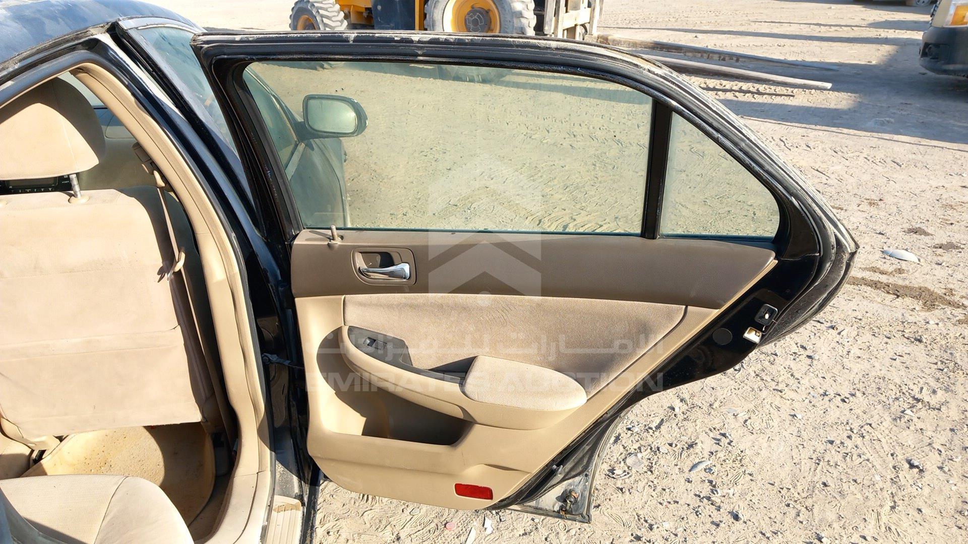 2007 HONDA ACCORD VIN: JHMCM56527C422098