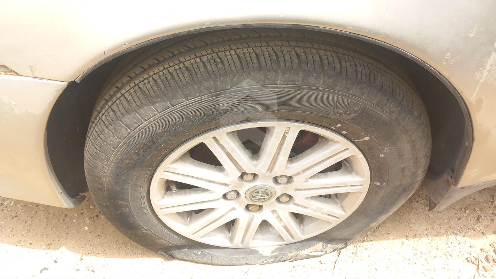 0 TOYOTA --- VIN: JZX906529526