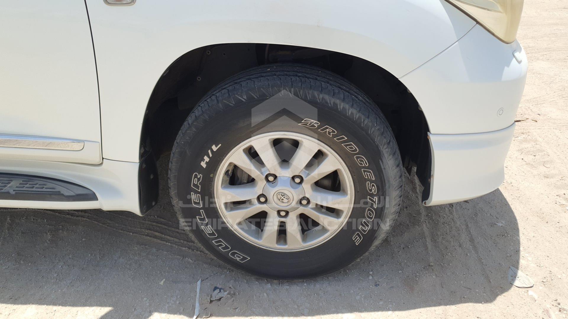 2011 TOYOTA LAND CRUISER VIN: JTMHT09J8B4041784