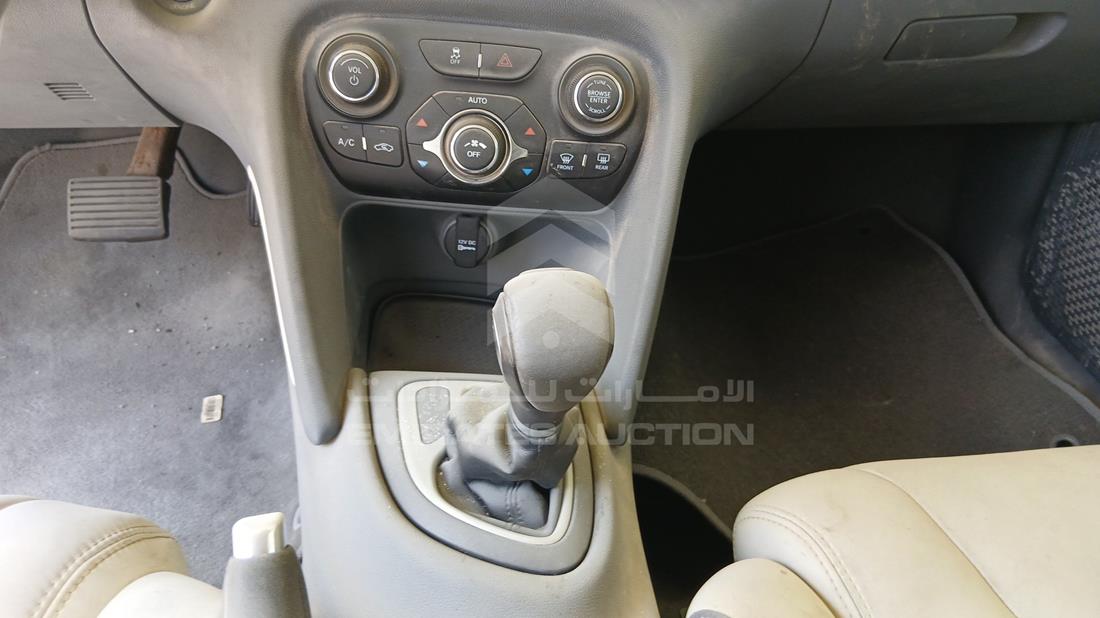 2013 Dodge Dart — Gear View — Photo 17