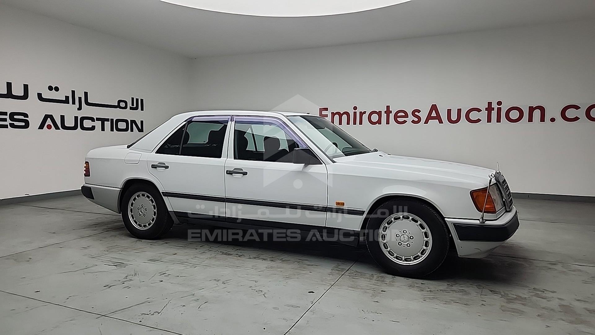 1986 MERCEDES 230 VIN: WDB1240231A286248