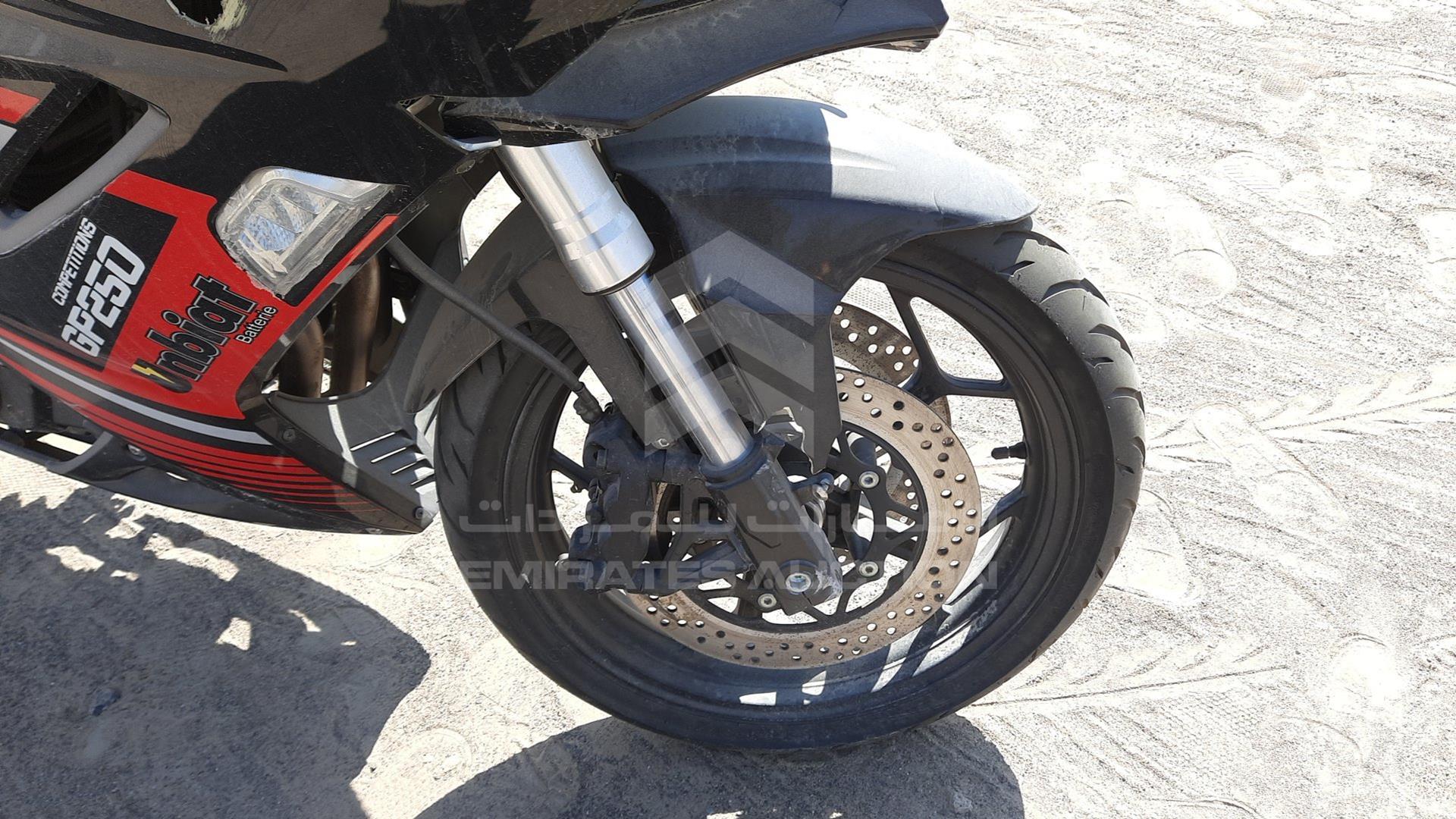 0 MOTORBIKE --- VIN: HY2PEANDXPB000392