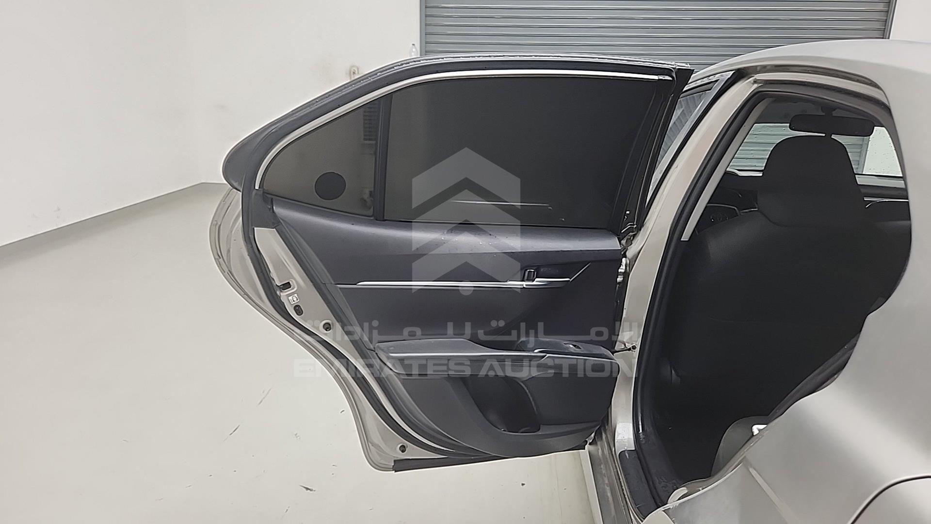 2018 TOYOTA CAMRY VIN: JTNBF9HK2J3009487