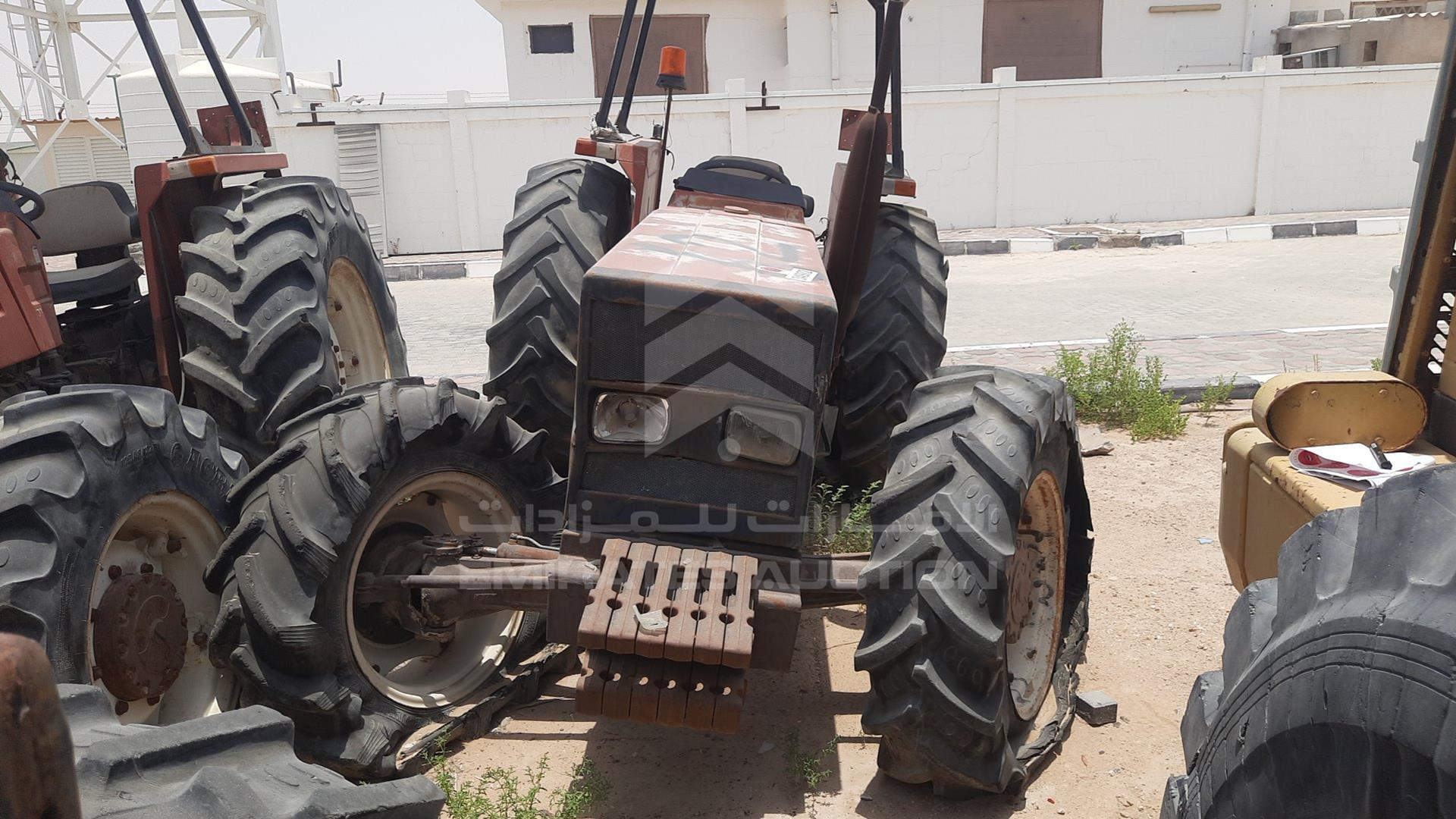 0 TRACTOR --- VIN: 001064401