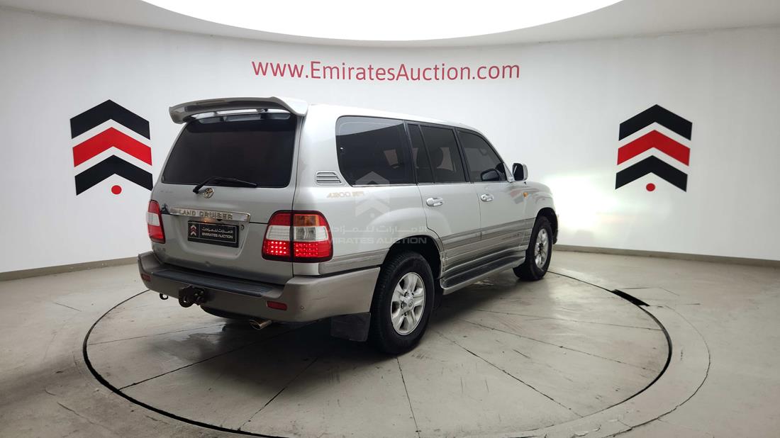 2006 Toyota Land Cruiser — Rear Right Angle — Photo 10