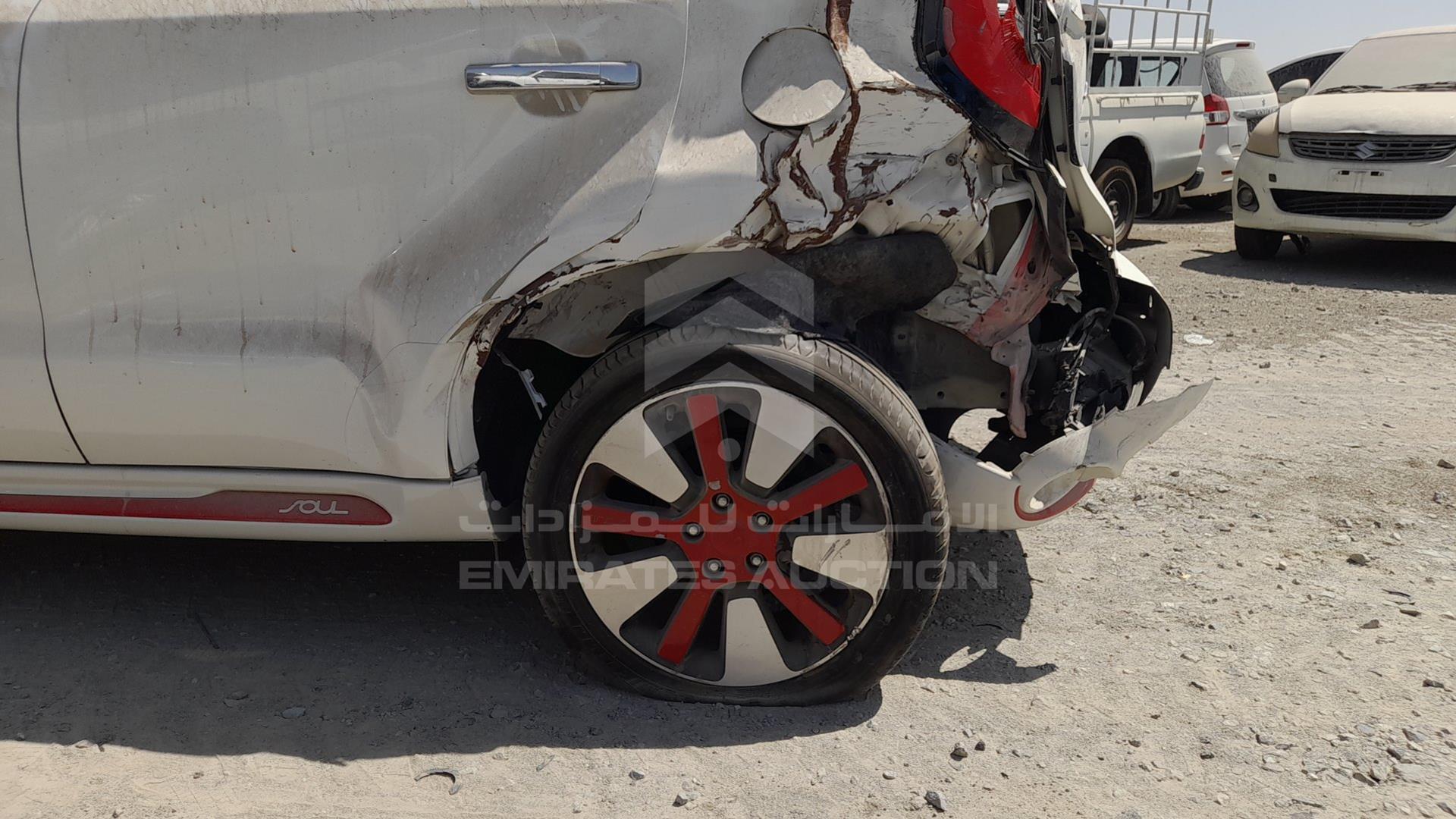 2015 KIA SOUL VIN: KNAJP8148F7174198