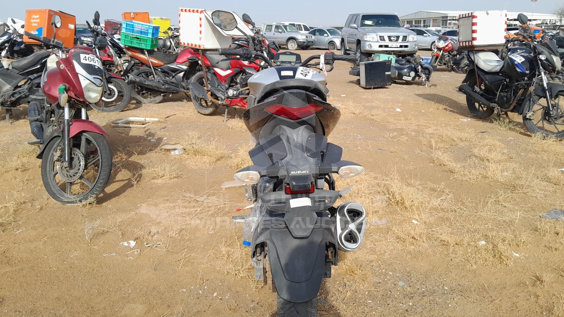 2020 SUZUKI MOTORBIKE VIN: MB8ED13B2L8100212